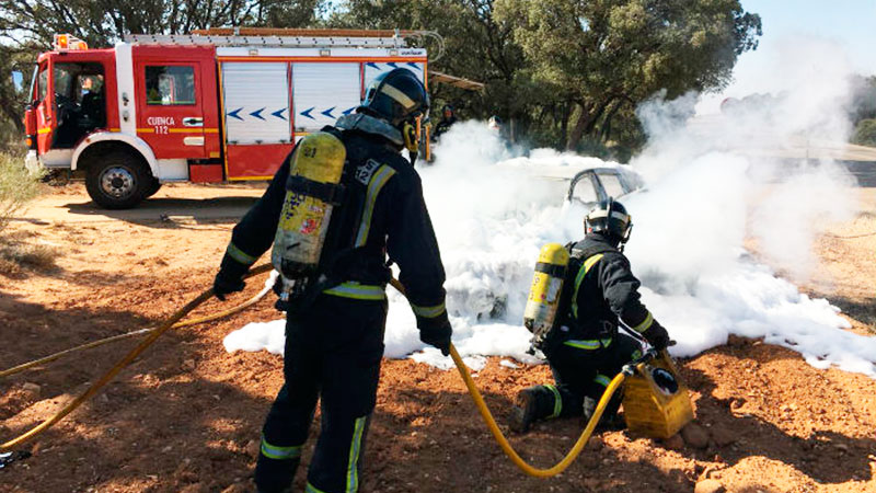 El Consorcio 112 participa en la extinción del incendio de un coche entre Los Hinojosos y Mota del Cuervo