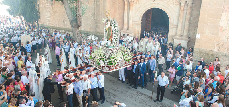 Mota se vuelca a sus calles en la solemne Procesión y Ofrecimiento en honor a la Virgen Ntra. Sra. De La Antigua de Manjavacas