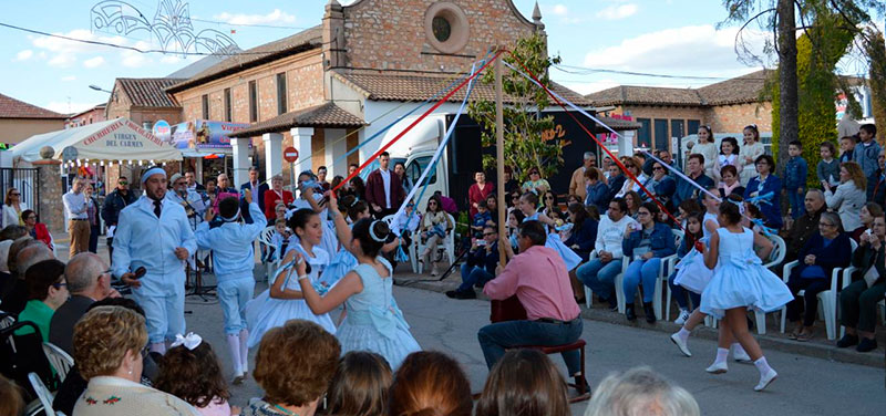 Cientos de moteños han disfrutado de danzas y paloteos en honor a Santa Rita