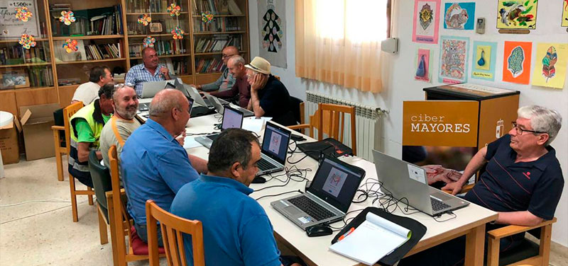 Comienza en Mota una nueva edición del programa que forma en tecnología a los mayores de 55 años