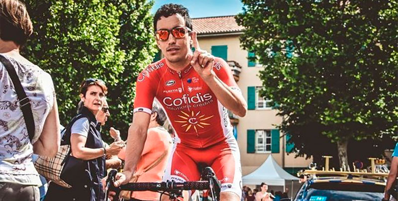 Marc Soler se lleva en una buena segunda etapa de la Vuelta de José Herrada, al que mandó parar su equipo