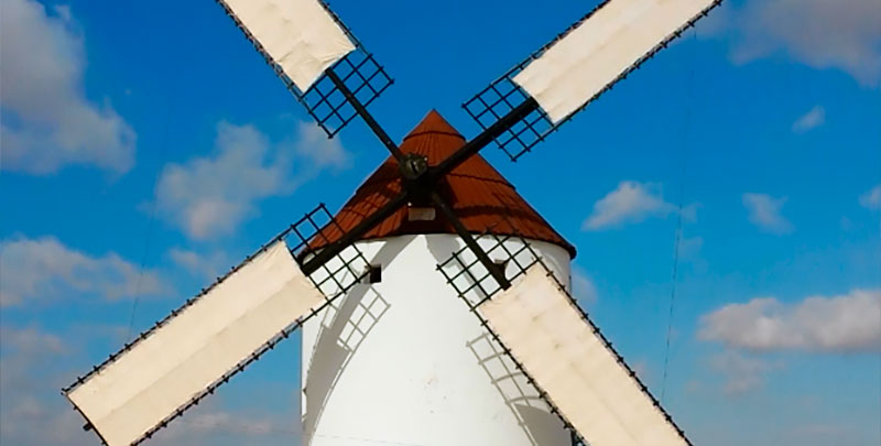 El molino El Gigante de Mota volverá a moler grano este sábado tras cinco meses parado