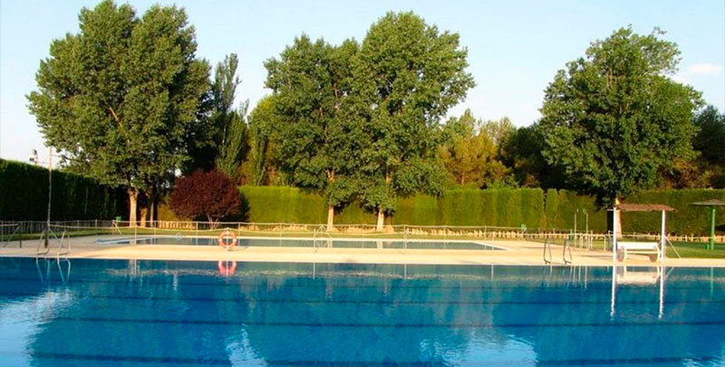 Mota del Cuervo también decide abrir su piscina