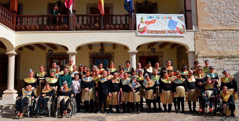 La Tribu africana de El Castellar contagia su alegría en el Carnaval de Mota