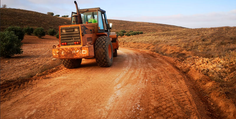 Nuevos trabajos de reparación de caminos rurales en Mota del Cuervo