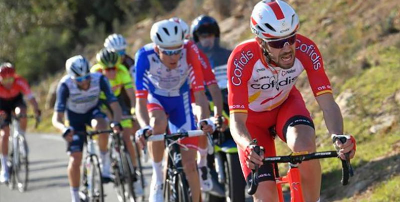 Jesús Herrada se deja 1:21 en una segunda etapa de la Vuelta al País Vasco con triunfo meritorio de Aranburu