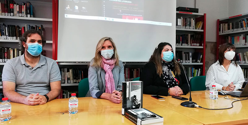 Marta Robles aborda la prostitución, trata de blancas y racismo en su encuentro con lectoras en Mota del Cuervo