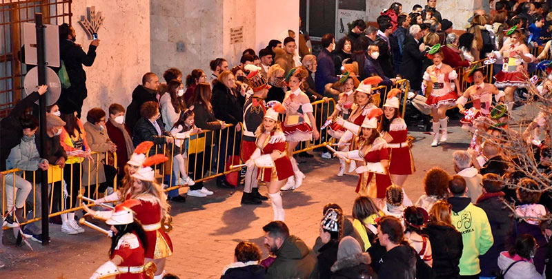 El Carnaval de Mota del Cuervo se convierte en referencia regional con más de 1.500 participantes en el desfile