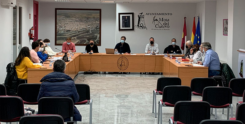 El Ayuntamiento de Mota del Cuervo completa la equiparación salarial entre personal laboral y funcionario