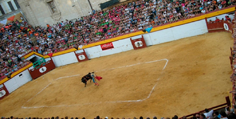 Cara y Cruz para Jesús de la Calzada y Mario Arruza con la de Dolores Aguirre