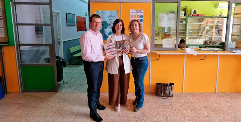 El IES Julián Zarco de Mota del Cuervo recibe el juego ‘Mujeres Científicas’ para visibilizar referentes femeninos en la ciencia