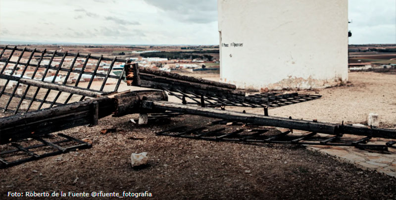 Caen las aspas de uno de los molinos de Mota del Cuervo tras el fuerte viento