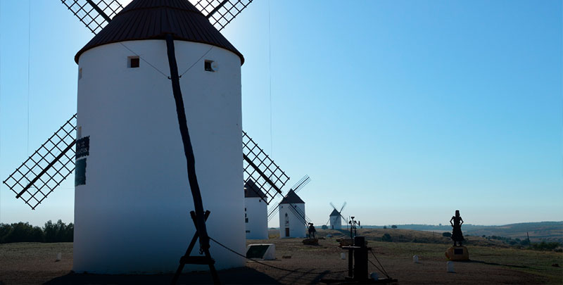 Mota del Cuervo solicita el 2% Cultural para la rehabilitación integral de los molinos de viento