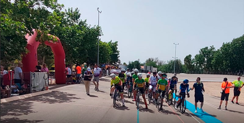 Éxito de la gran apuesta por la pista que la Peña Ciclista Herrada materializa en su trofeo para escuelas